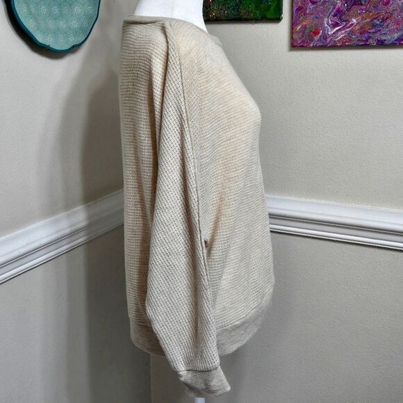 NWOT! Lightweight Knit Top - Picture 3 of 14